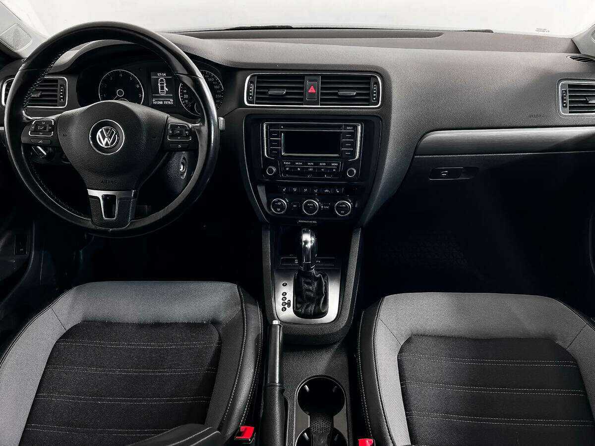 Volkswagen Jetta б/у, 2013, Автоматическая. Фото: #11