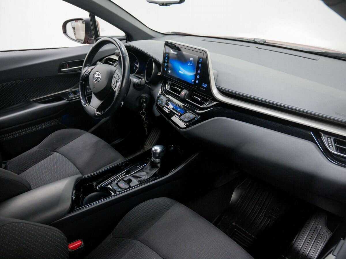 Toyota C-HR б/у, 2018, Вариатор. Фото: #4