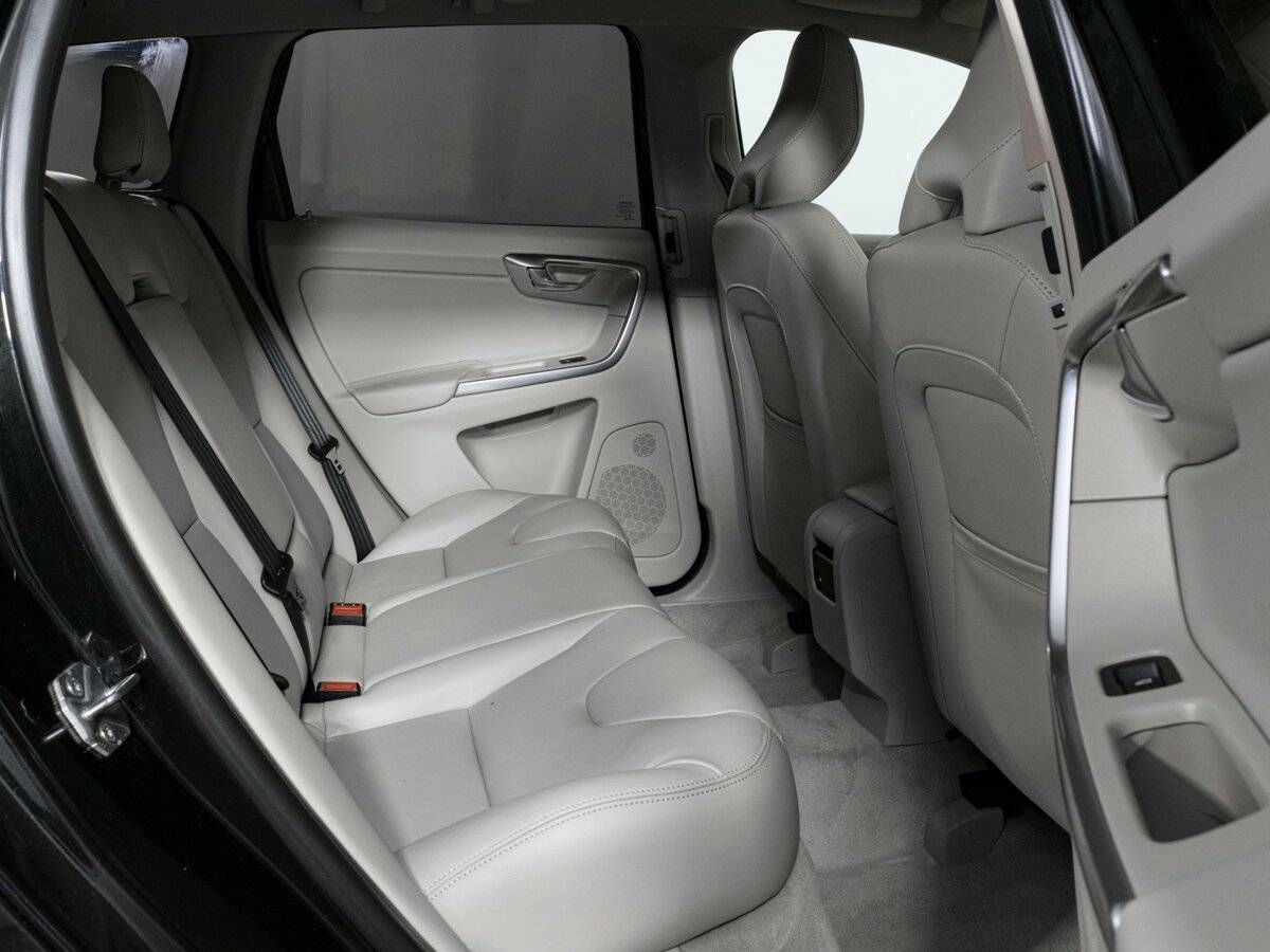 Volvo XC60 б/у, 2016, Автоматическая. Фото: #9