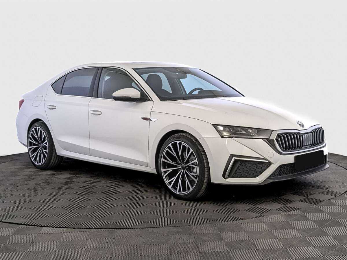 Skoda Octavia б/у, 2023, Роботизированная. Фото: #2