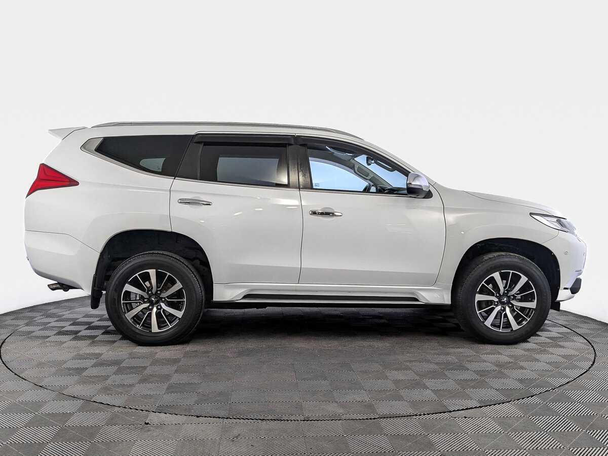 Mitsubishi Pajero Sport б/у, 2017, Автоматическая. Фото: #3