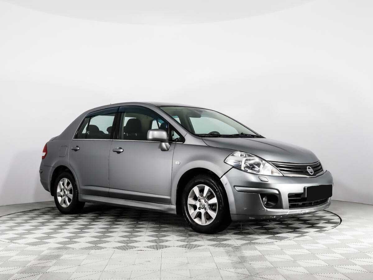 Nissan Tiida б/у, 2012, Механическая. Фото: #2