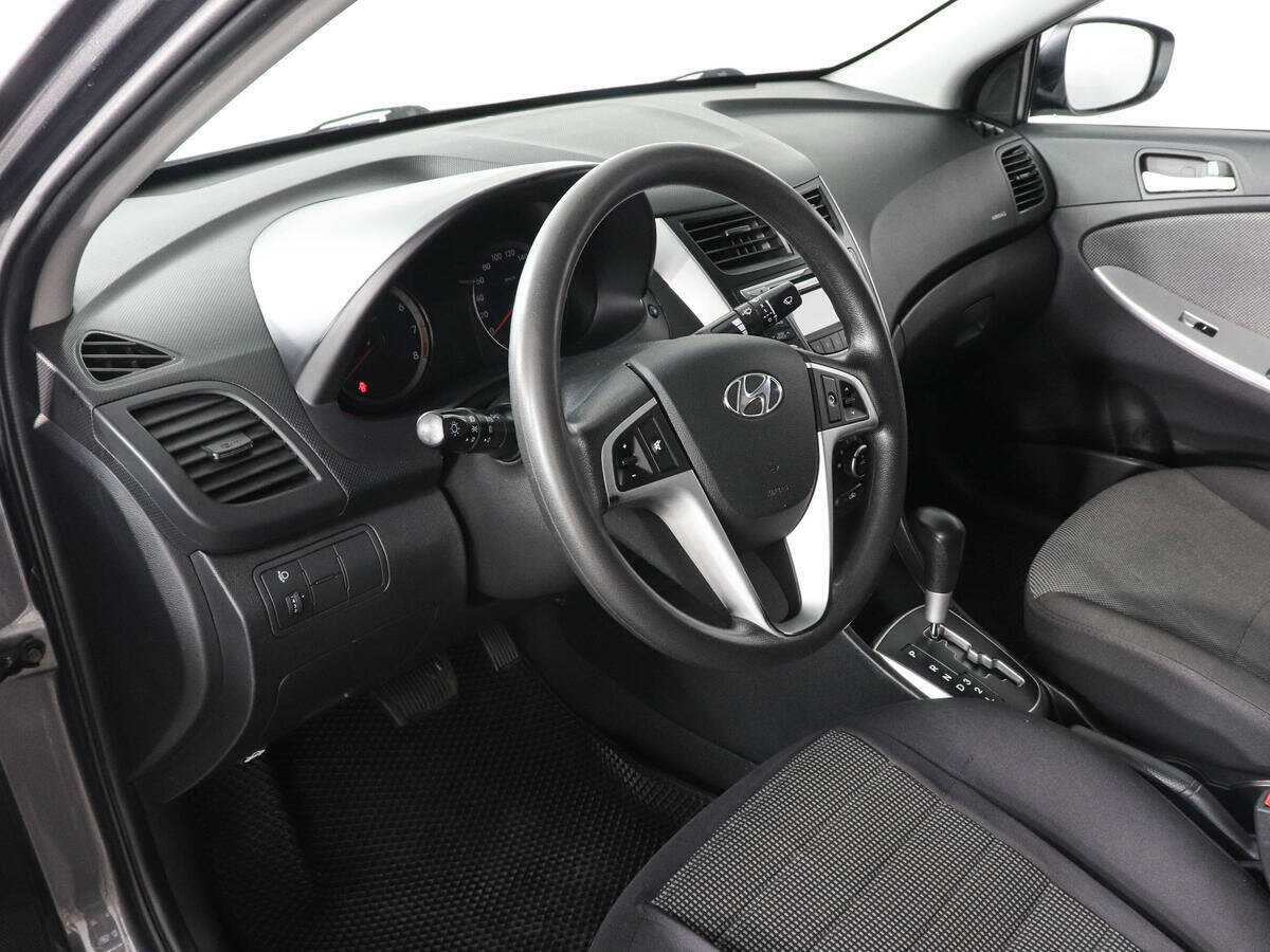 Hyundai Solaris б/у, 2013, Автоматическая. Фото: #8