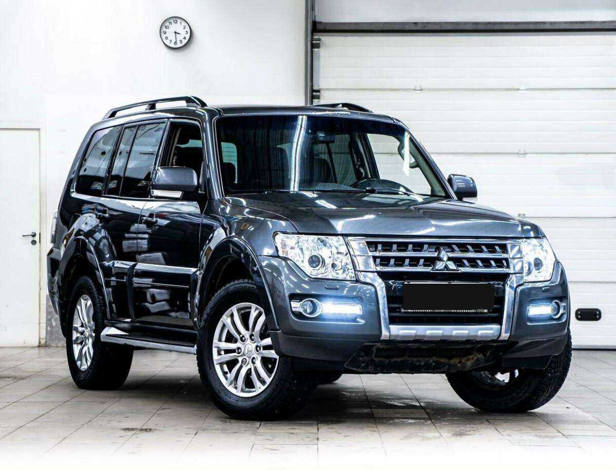 Mitsubishi Pajero б/у, 2014, Автоматическая. Фото: #1