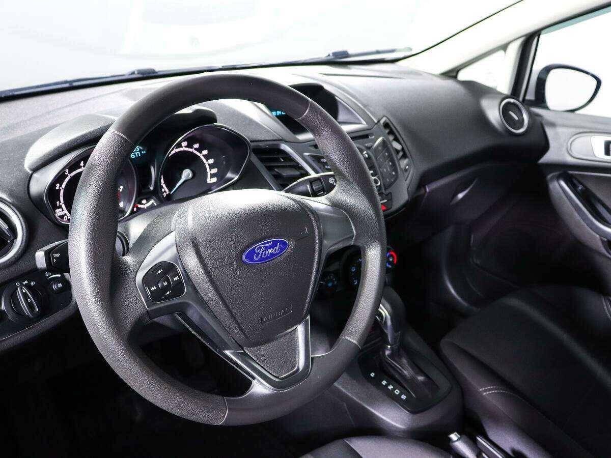 Ford Fiesta б/у, 2017, Роботизированная. Фото: #13