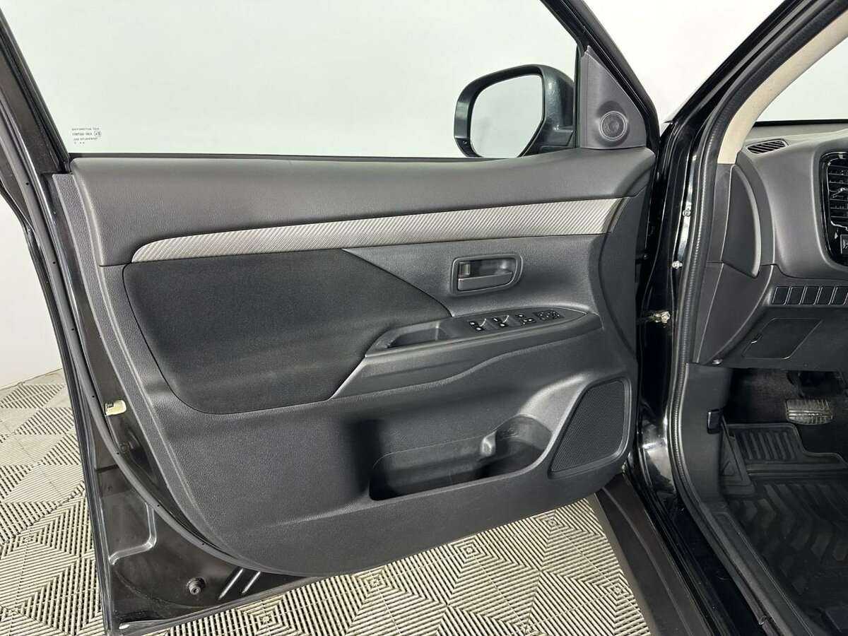 Mitsubishi Outlander б/у, 2017, Вариатор. Фото: #7