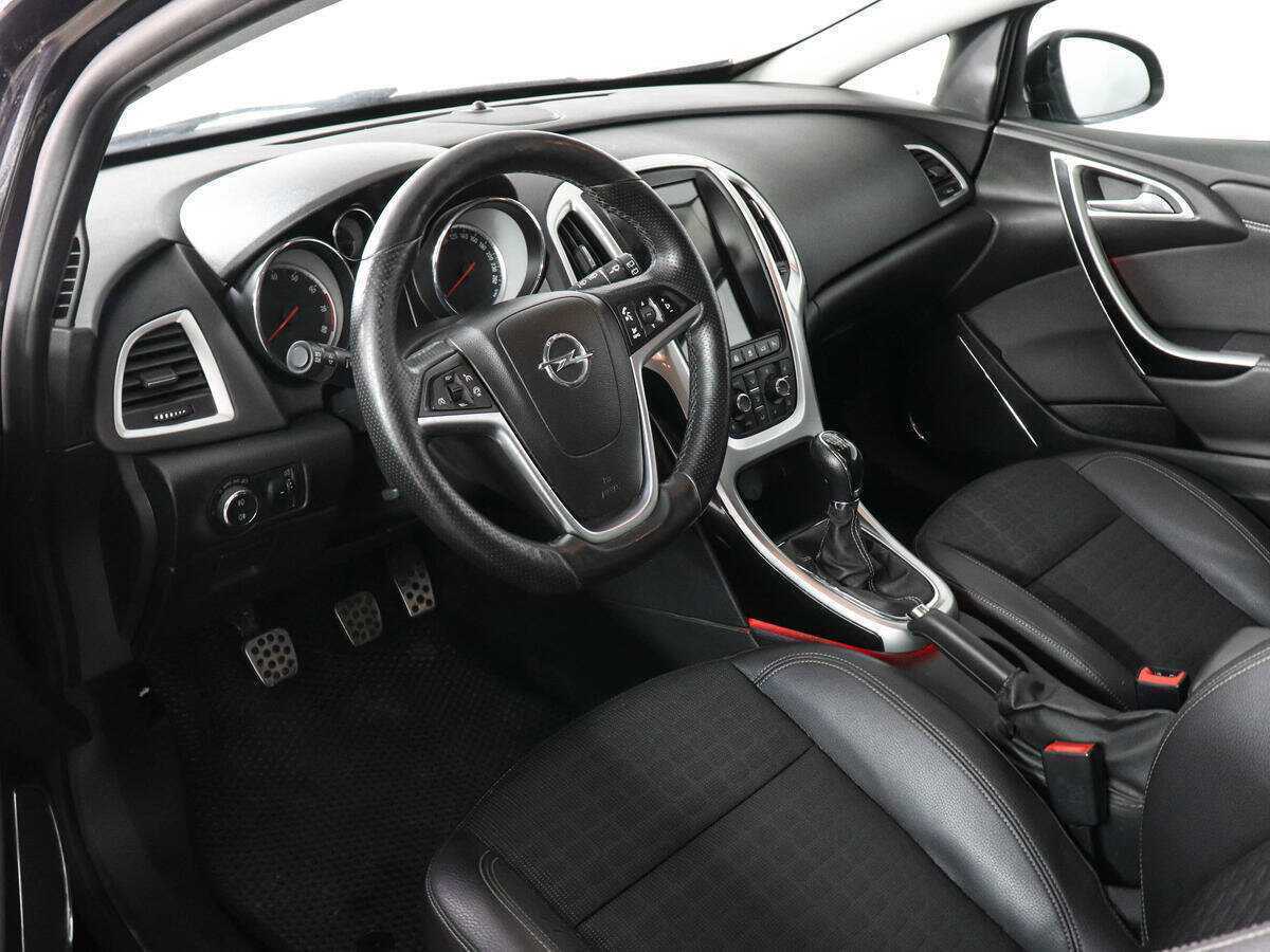 Opel Astra б/у, 2013, Механическая. Фото: #4