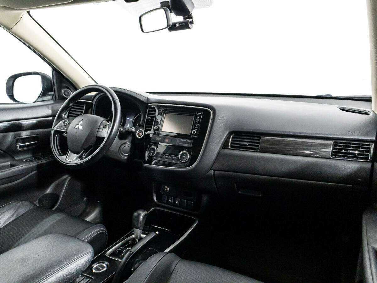 Mitsubishi Outlander б/у, 2017, Вариатор. Фото: #8