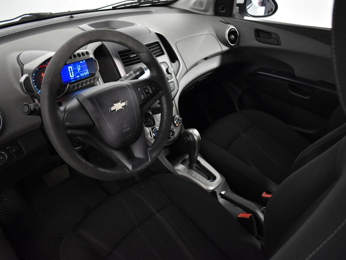 Chevrolet Aveo б/у, 2013, Автоматическая. Фото: #8