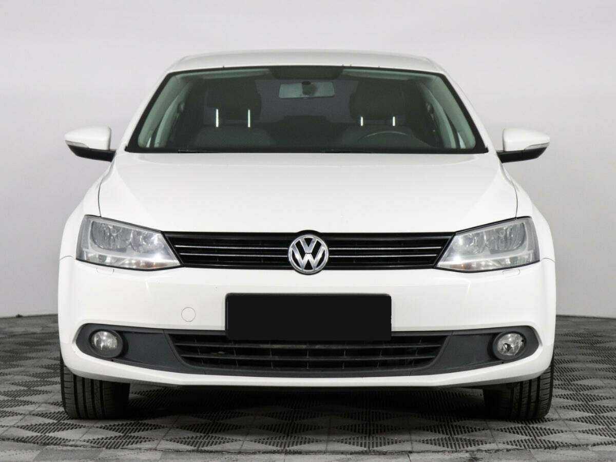 Volkswagen Jetta б/у, 2013, Механическая. Фото: #1
