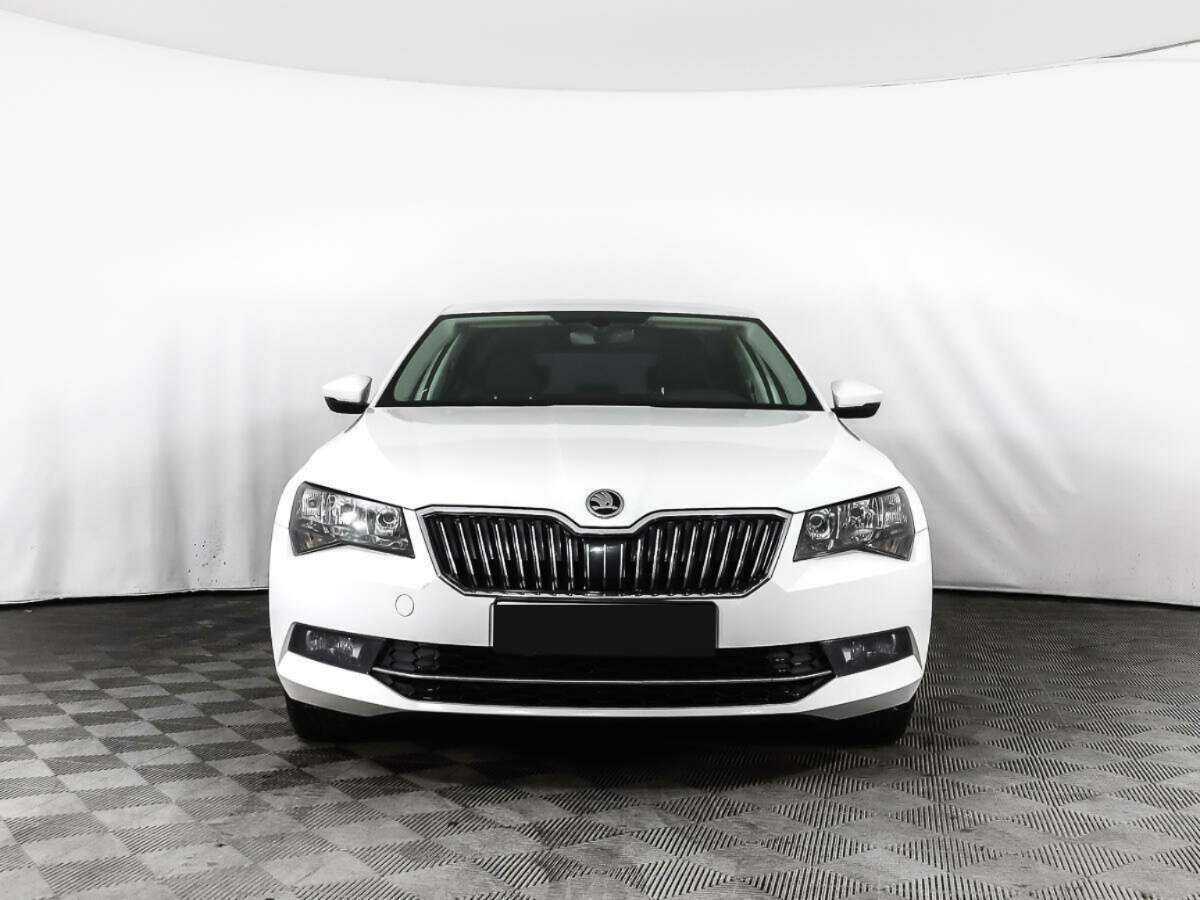 Skoda Superb б/у, 2016, Роботизированная. Фото: #1