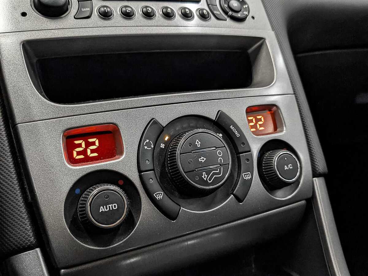 Peugeot 308 б/у, 2012, Автоматическая. Фото: #22