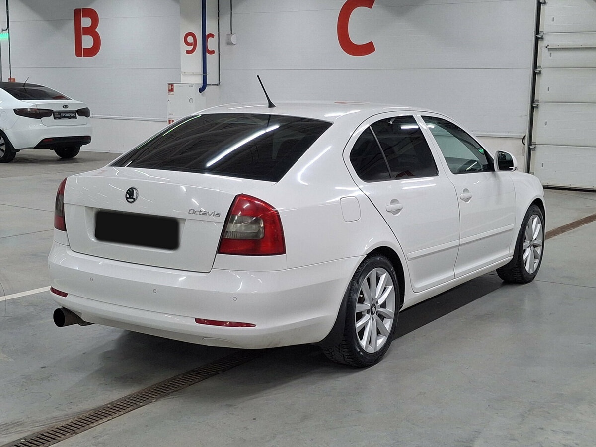 Skoda Octavia б/у, 2012, Механическая. Фото: #4