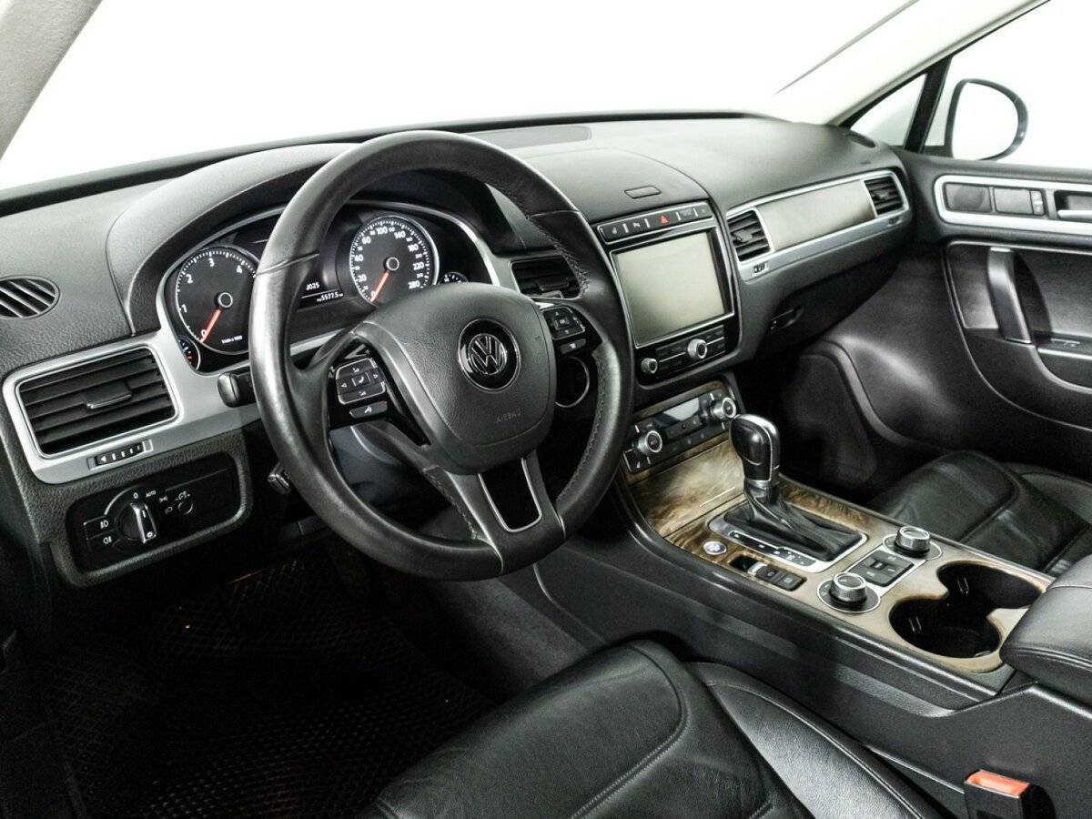 Volkswagen Touareg б/у, 2015, Автоматическая. Фото: #10