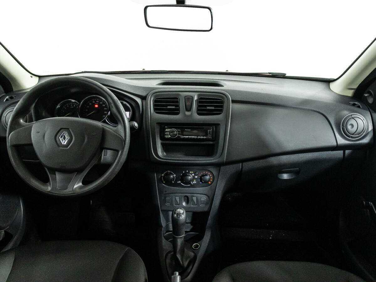 Renault Sandero б/у, 2015, Механическая. Фото: #12