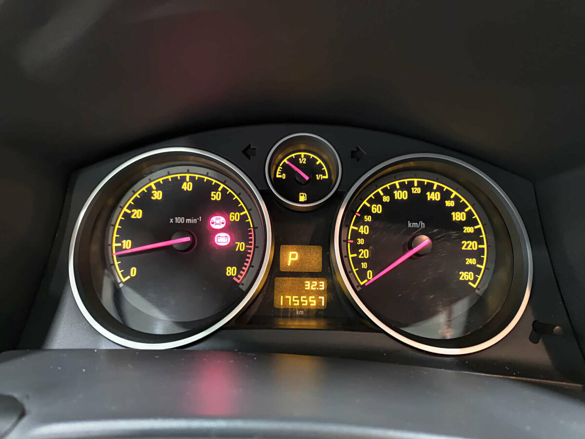 Opel Astra б/у, 2012, Автоматическая. Фото: #11