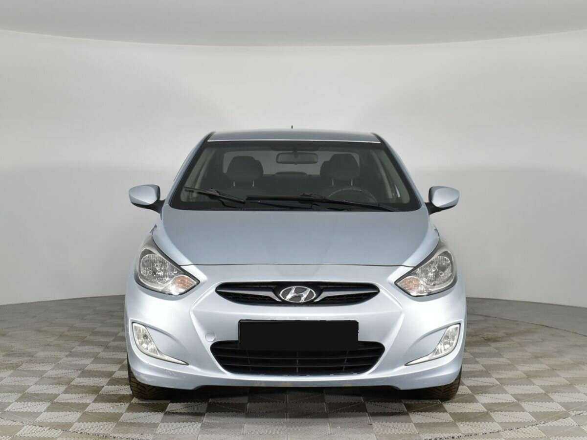 Hyundai Solaris б/у, 2012, Автоматическая. Фото: #2
