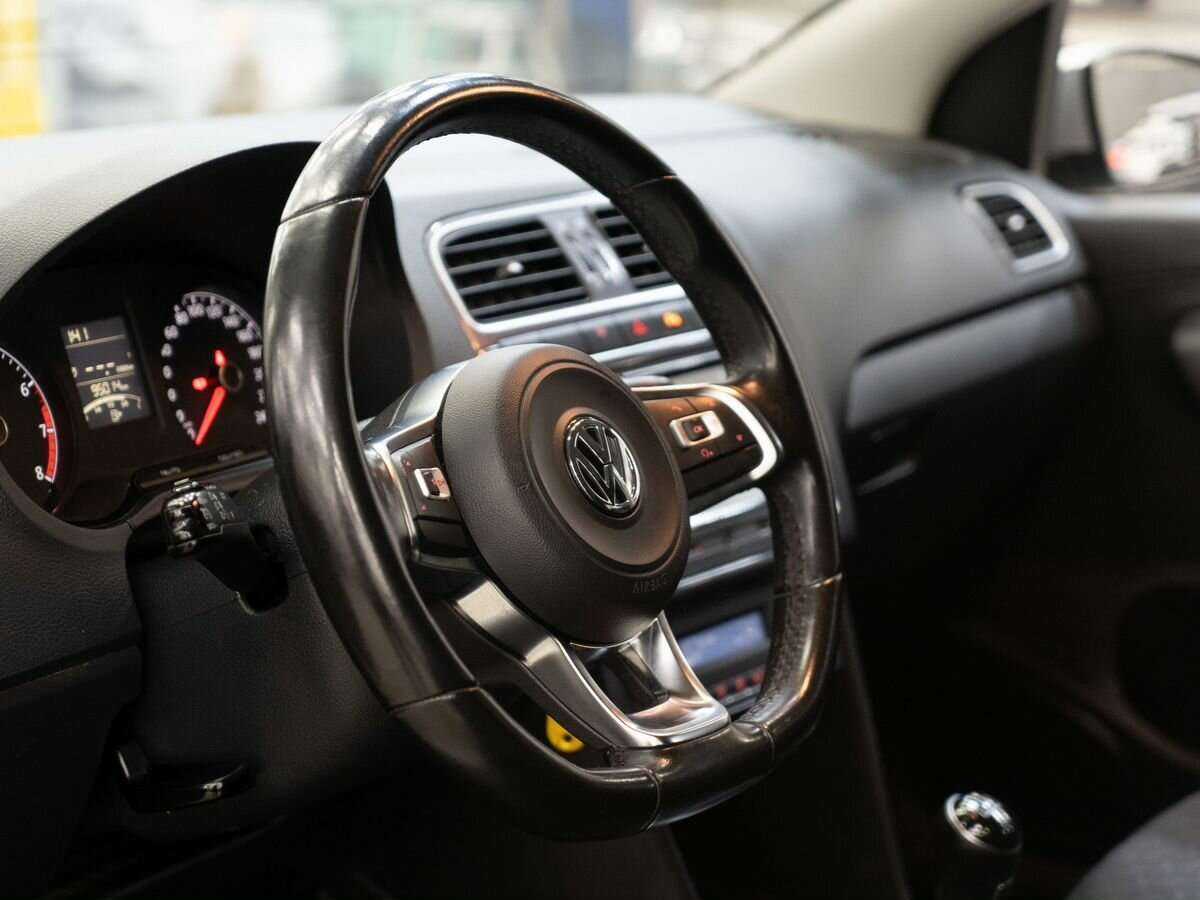 Volkswagen Polo б/у, 2019, Механическая. Фото: #4