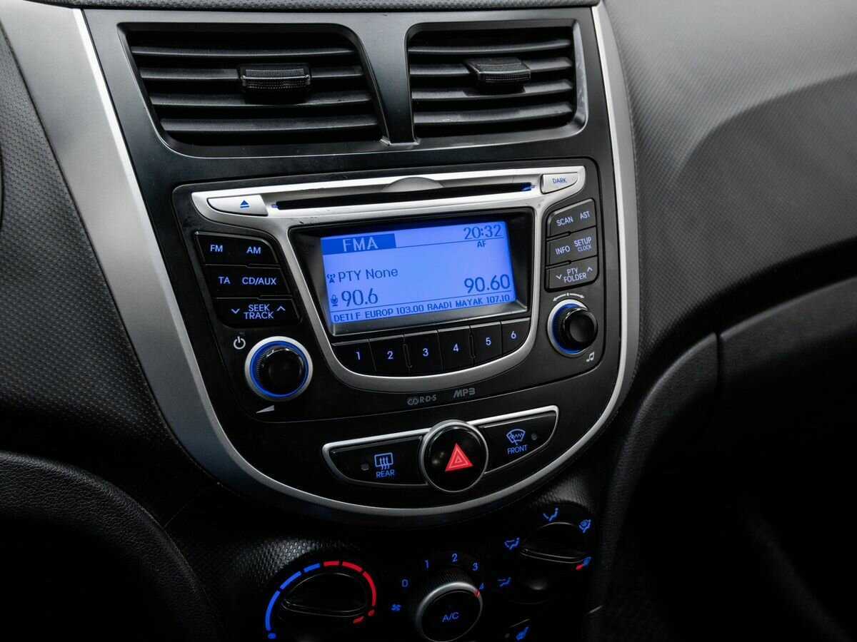 Hyundai Solaris б/у, 2013, Механическая. Фото: #17