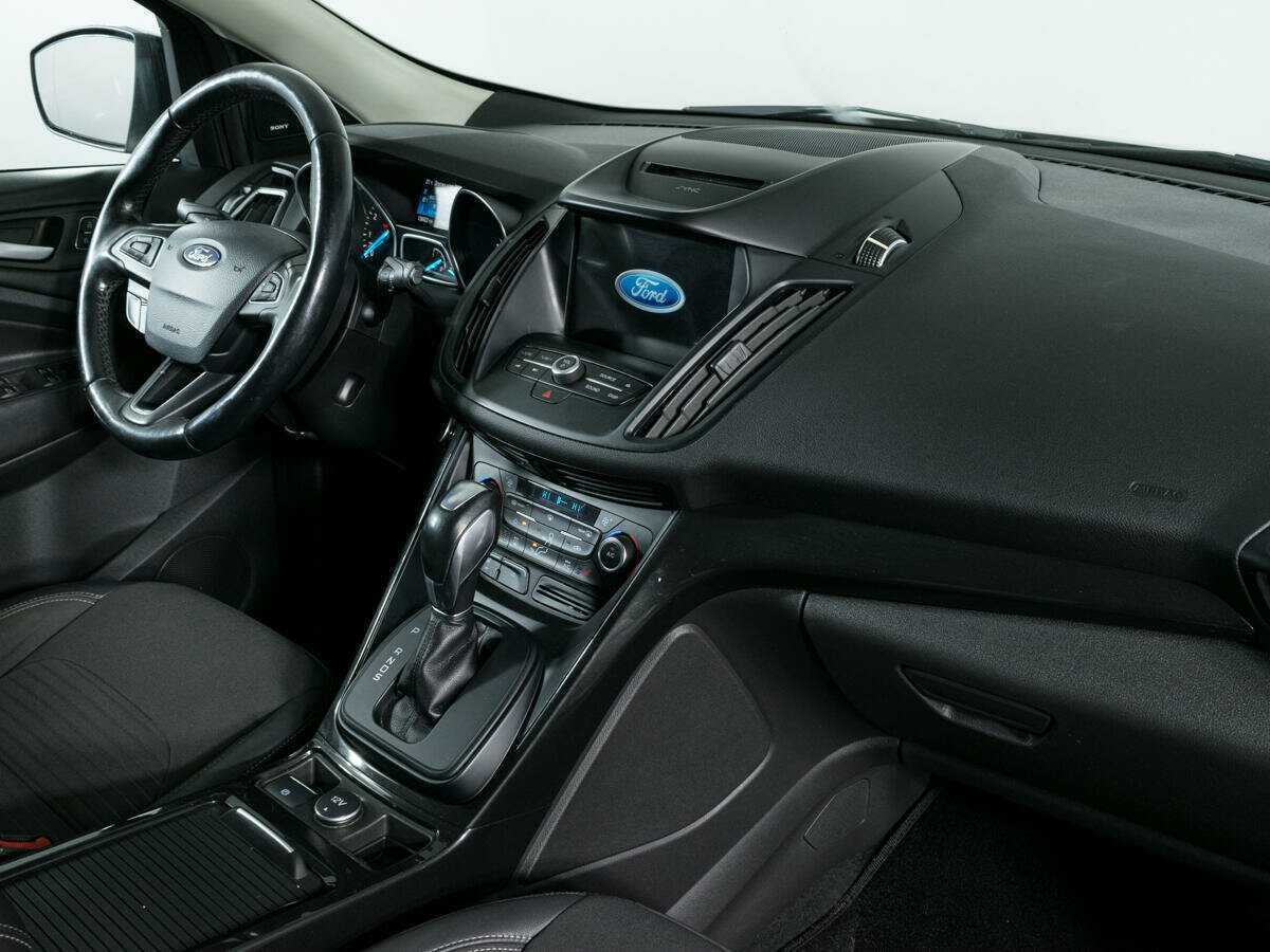 Ford Kuga б/у, 2017, Автоматическая. Фото: #10