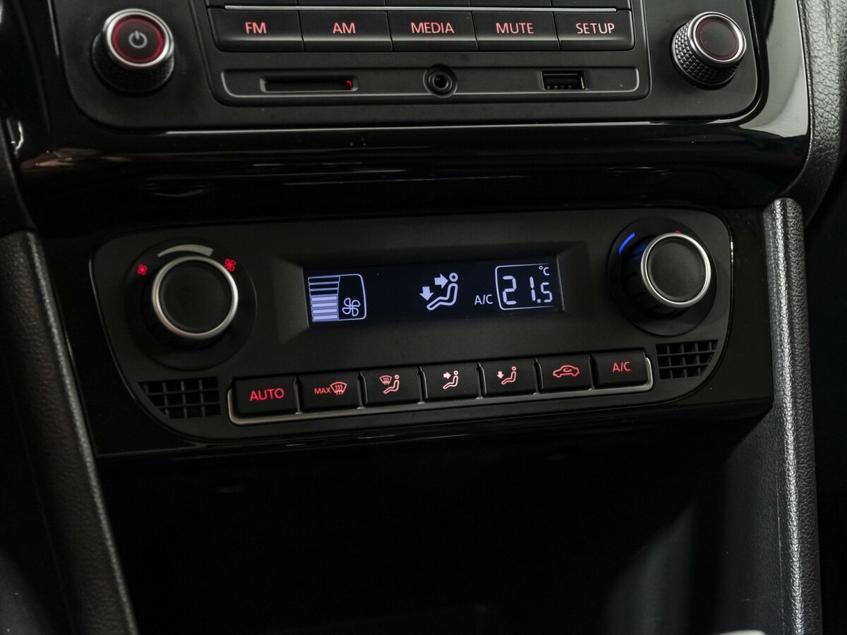 Volkswagen Polo б/у, 2018, Автоматическая. Фото: #12