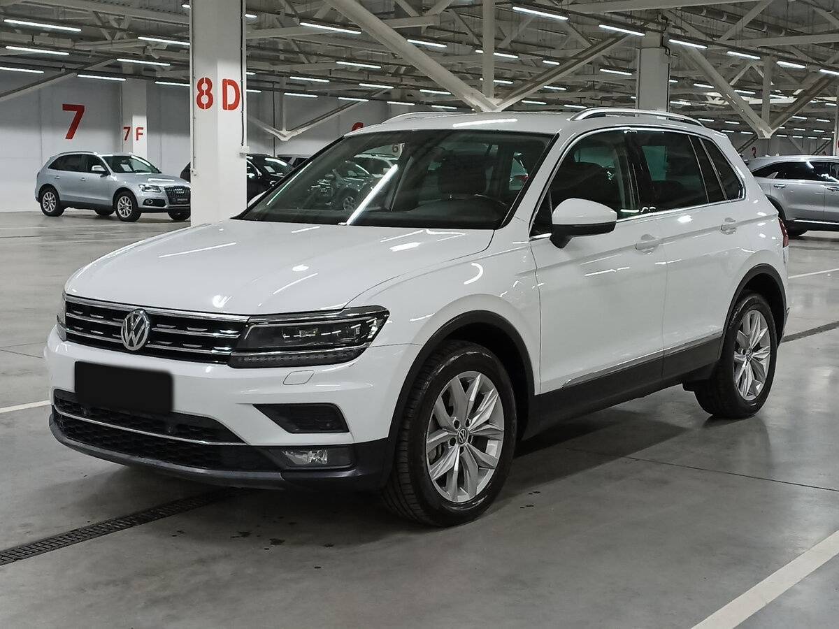 Volkswagen Tiguan б/у, 2018, Роботизированная. Посмотреть фото