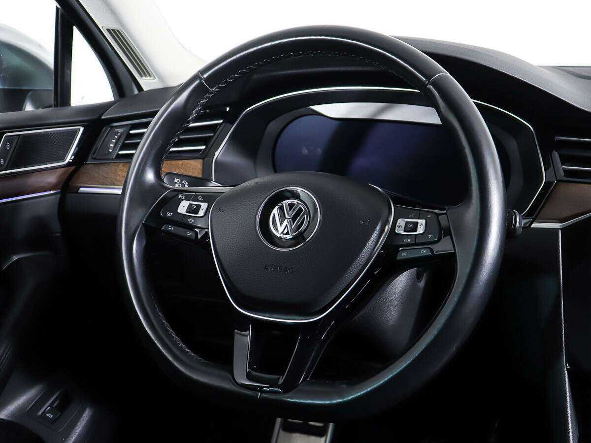 Volkswagen Passat б/у, 2018, Роботизированная. Фото: #14