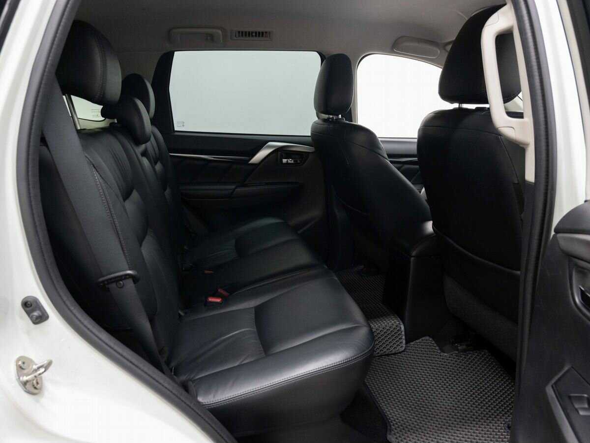 Mitsubishi Pajero Sport б/у, 2017, Автоматическая. Фото: #9