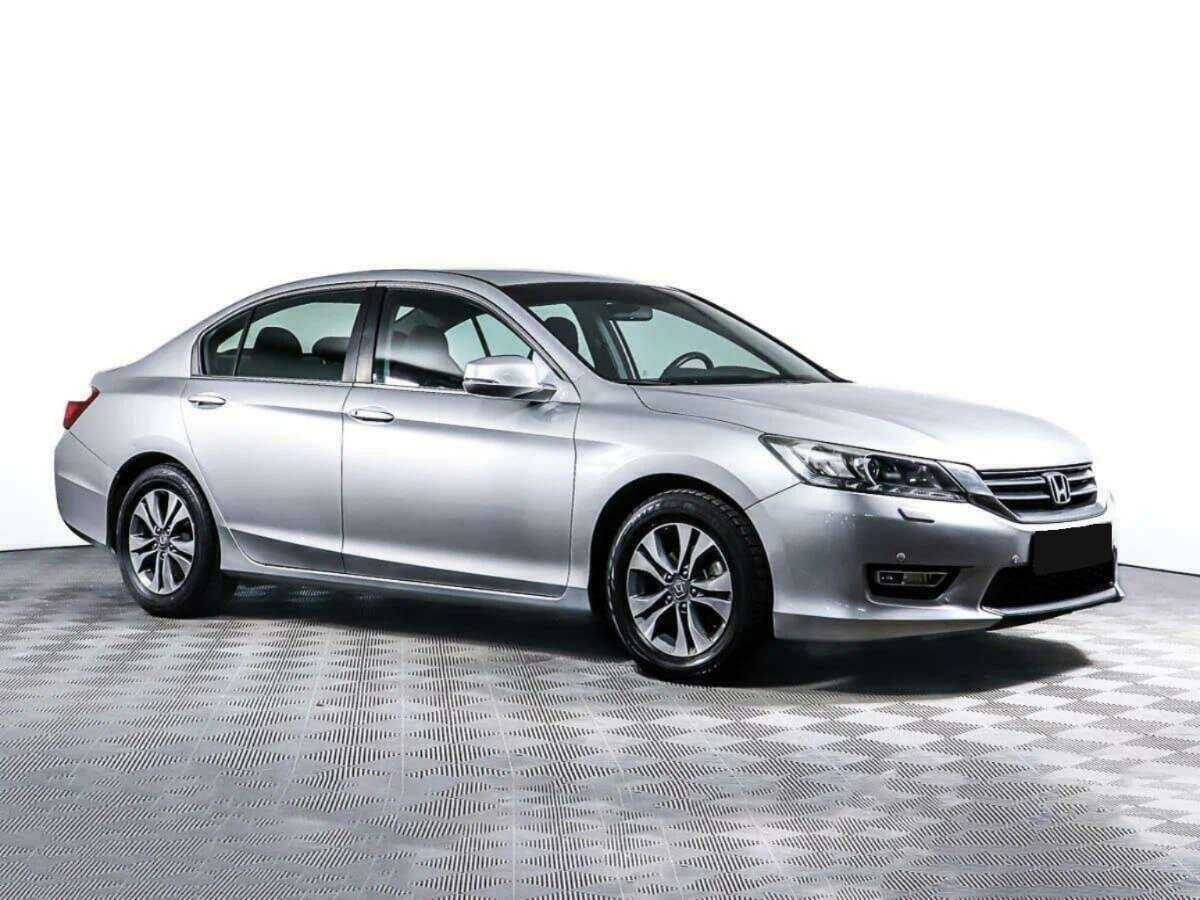 Honda Accord б/у, 2013, Автоматическая. Фото: #2