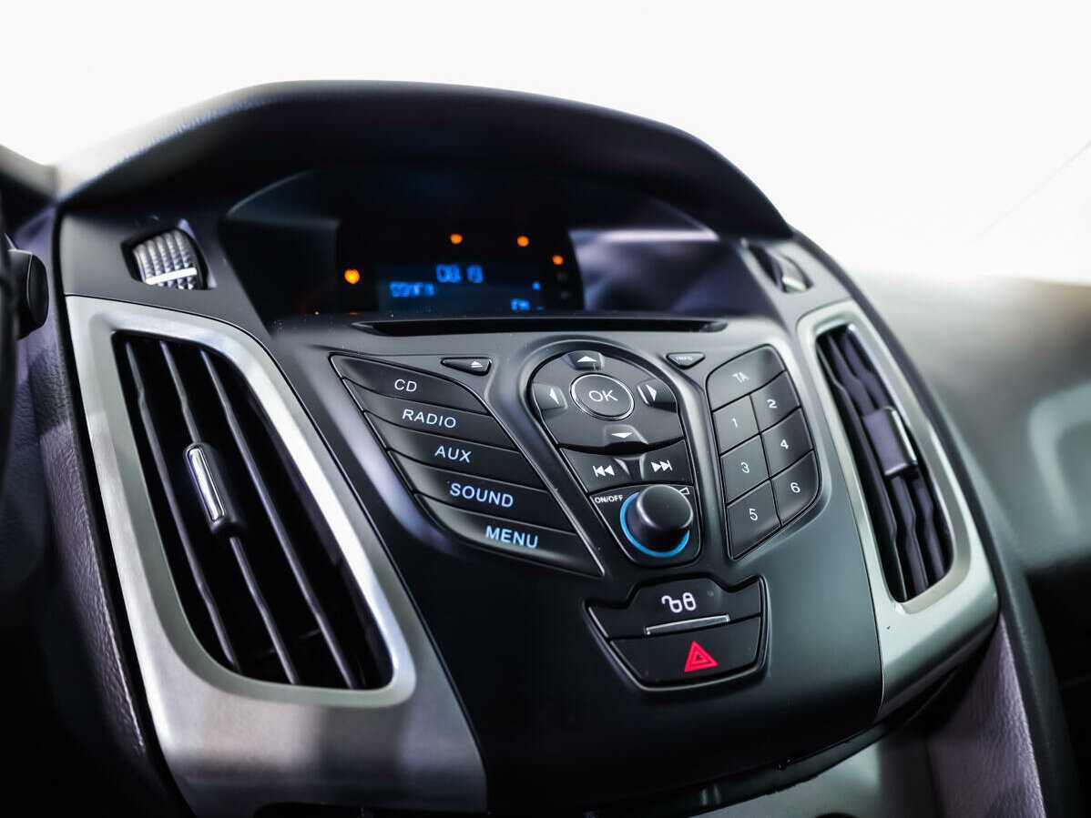 Ford Focus б/у, 2013, Механическая. Фото: #12