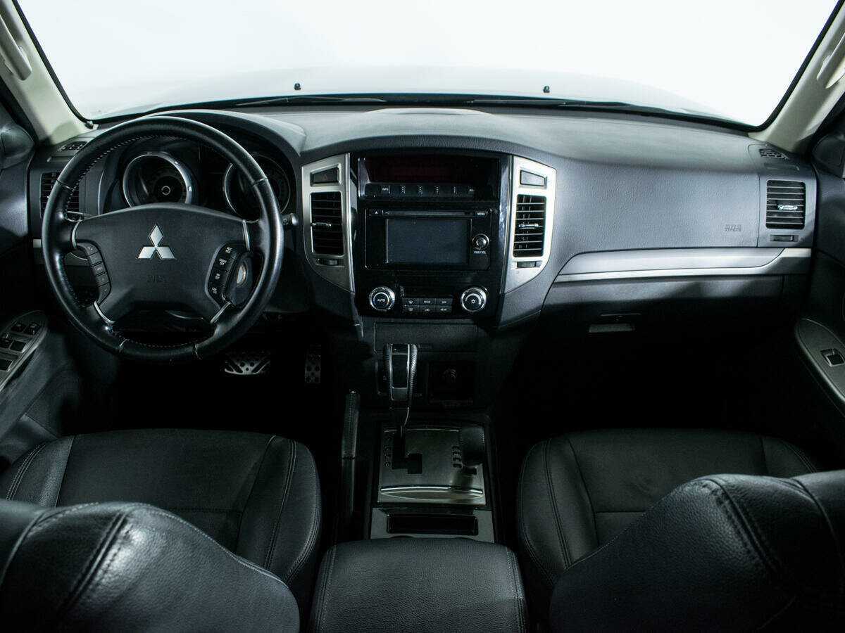 Mitsubishi Pajero б/у, 2014, Автоматическая. Фото: #8