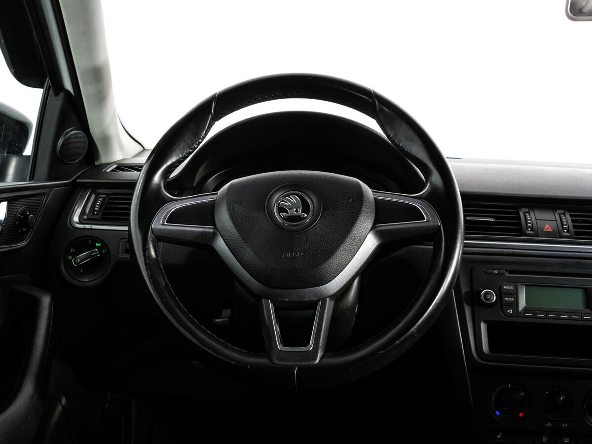 Skoda Rapid б/у, 2015, Автоматическая. Фото: #8