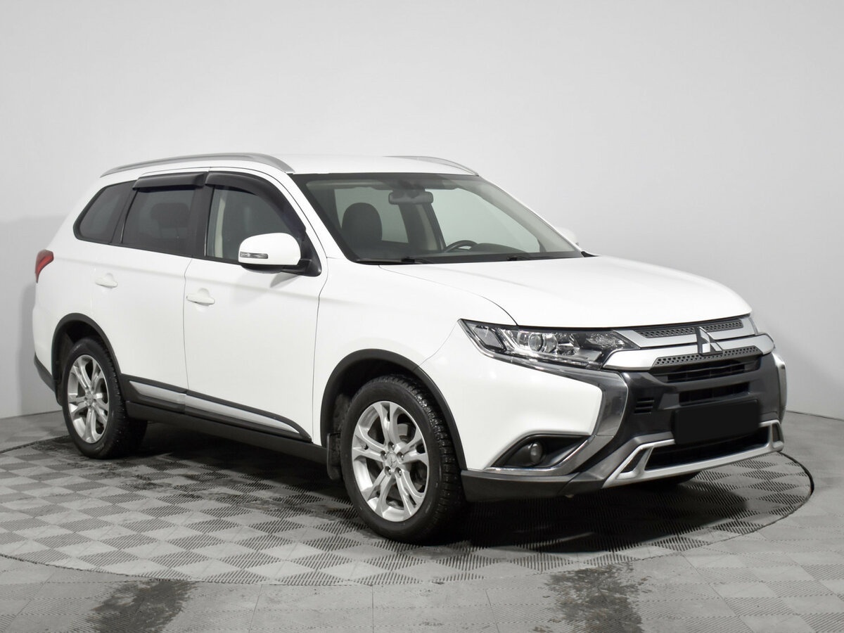 Mitsubishi Outlander б/у, 2020, Вариатор. Фото: #2