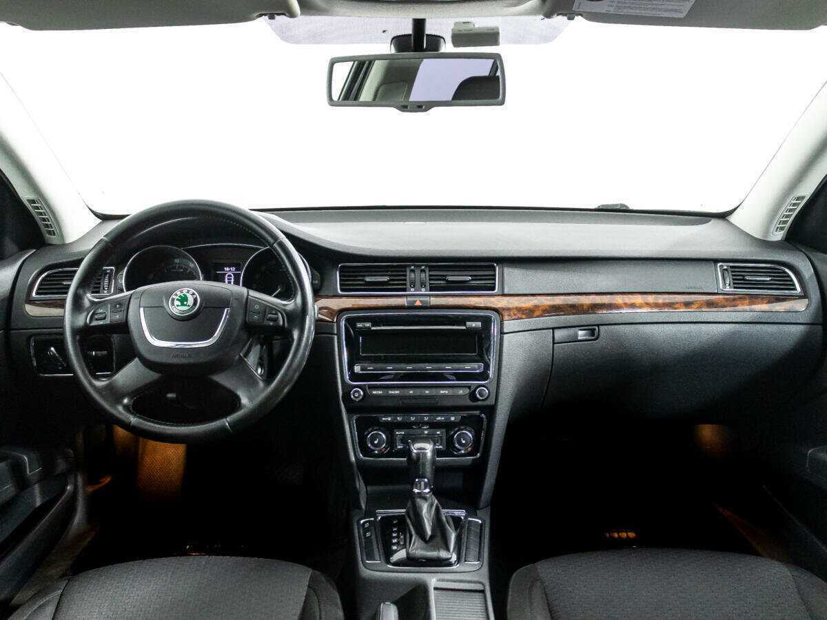 Skoda Superb б/у, 2012, Автоматическая. Фото: #12