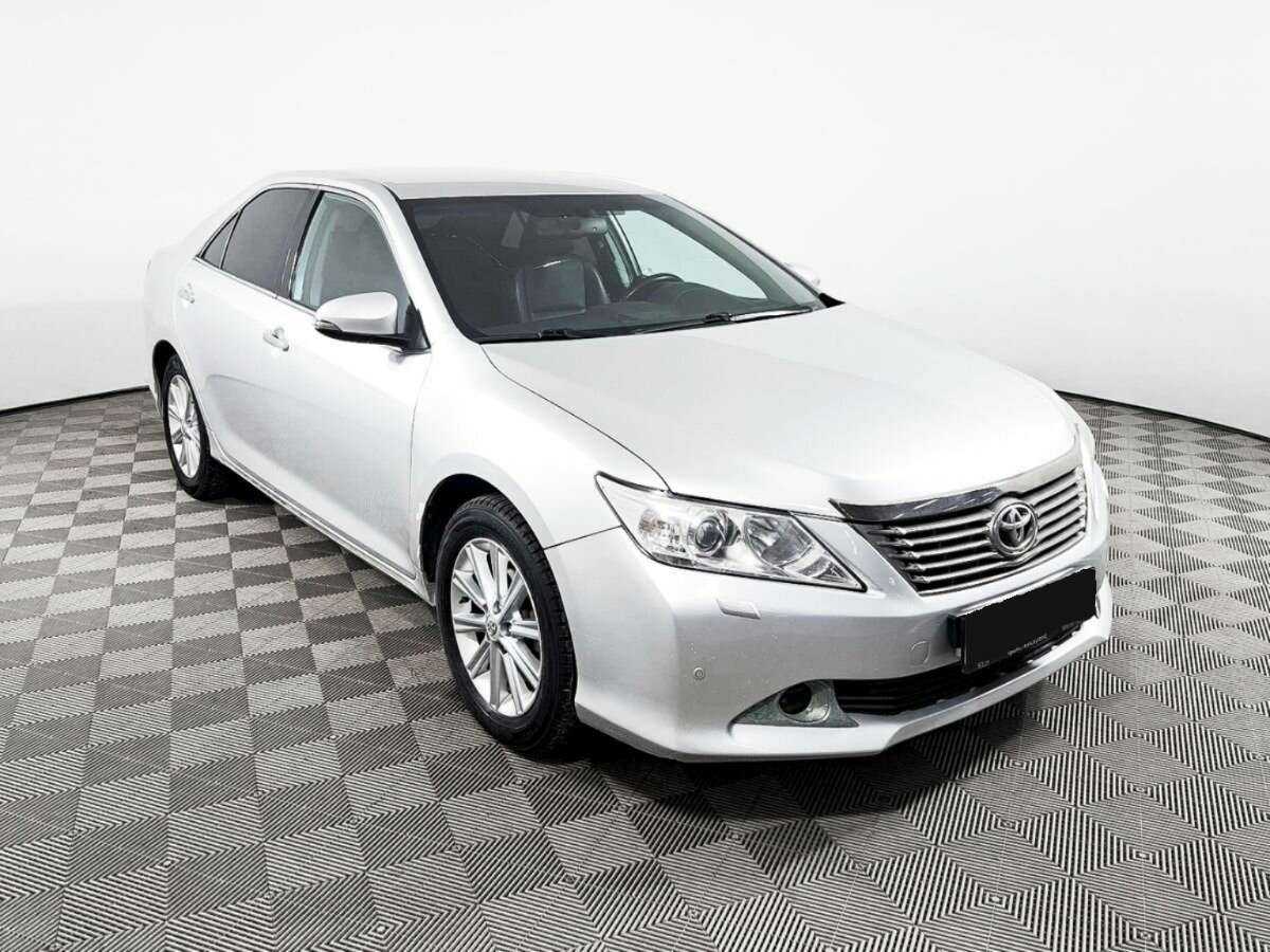 Toyota Camry б/у, 2014, Автоматическая. Фото: #2