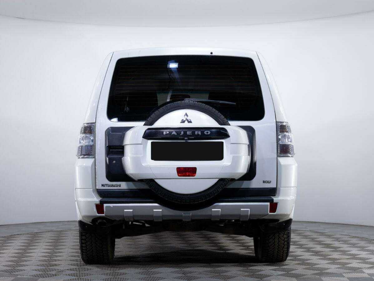 Mitsubishi Pajero б/у, 2013, Механическая. Фото: #4