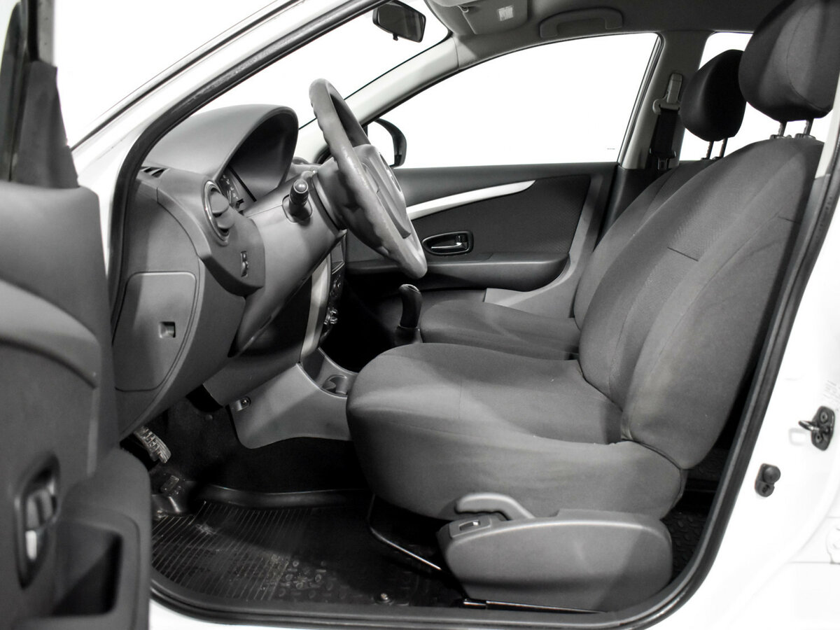 Nissan Almera б/у, 2013, Механическая. Фото: #8