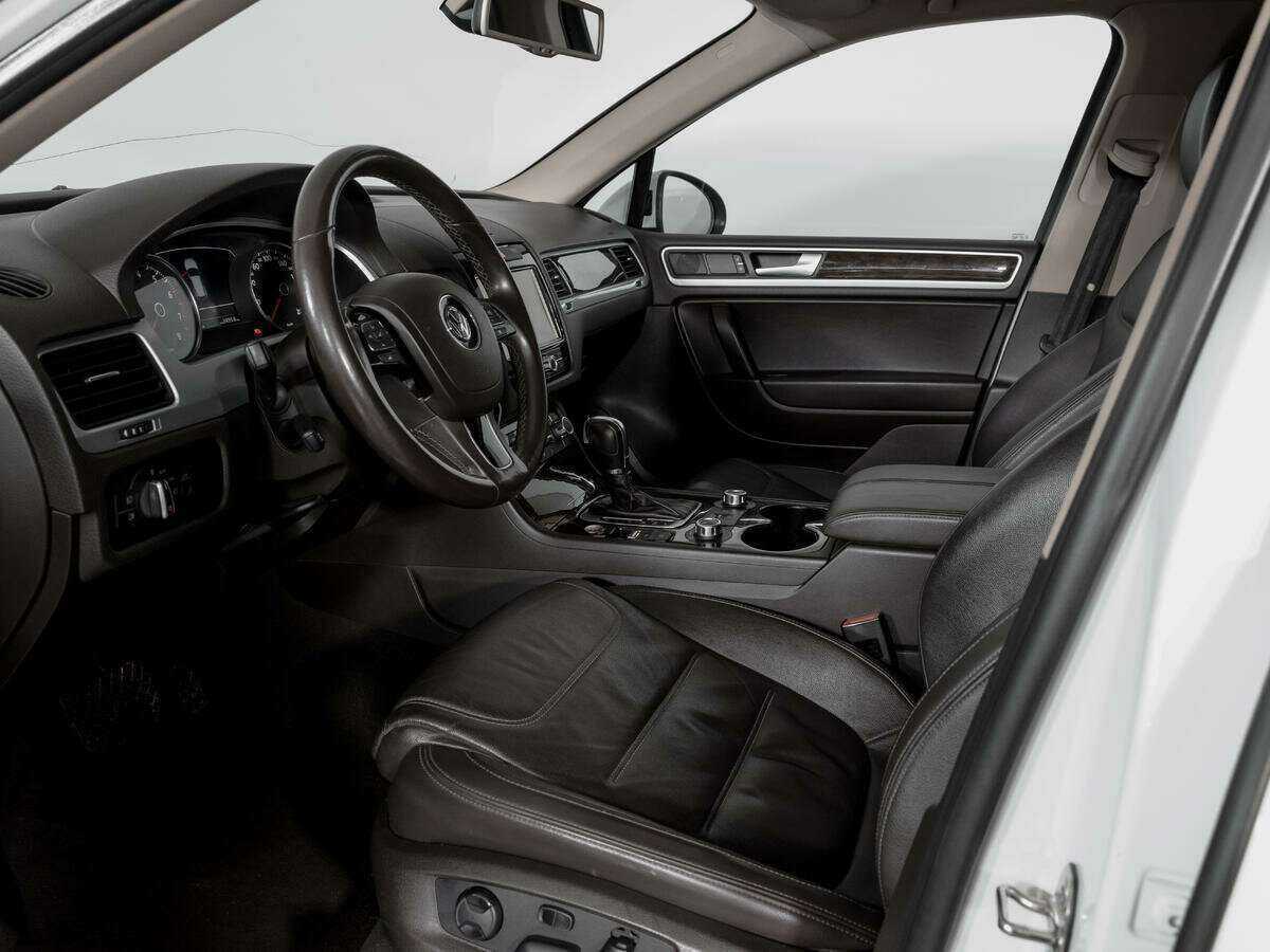 Volkswagen Touareg б/у, 2014, Автоматическая. Фото: #15