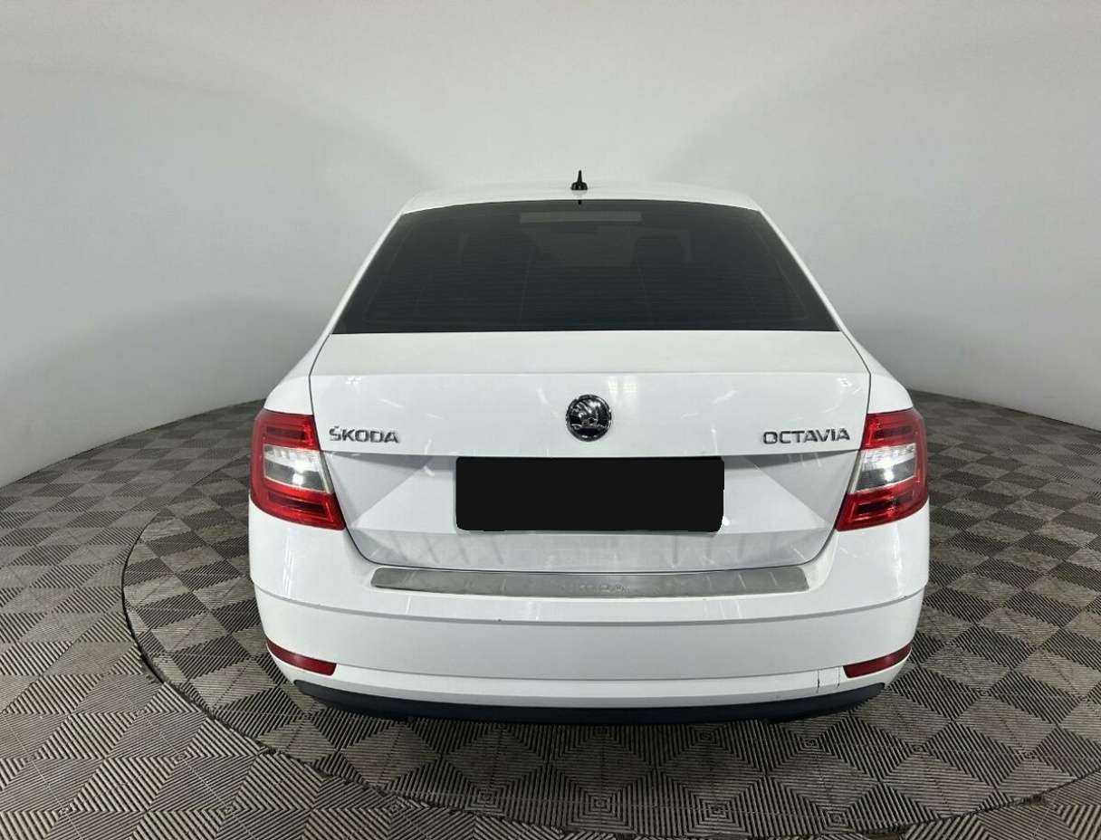 Skoda Octavia б/у, 2018, Механическая. Фото: #2