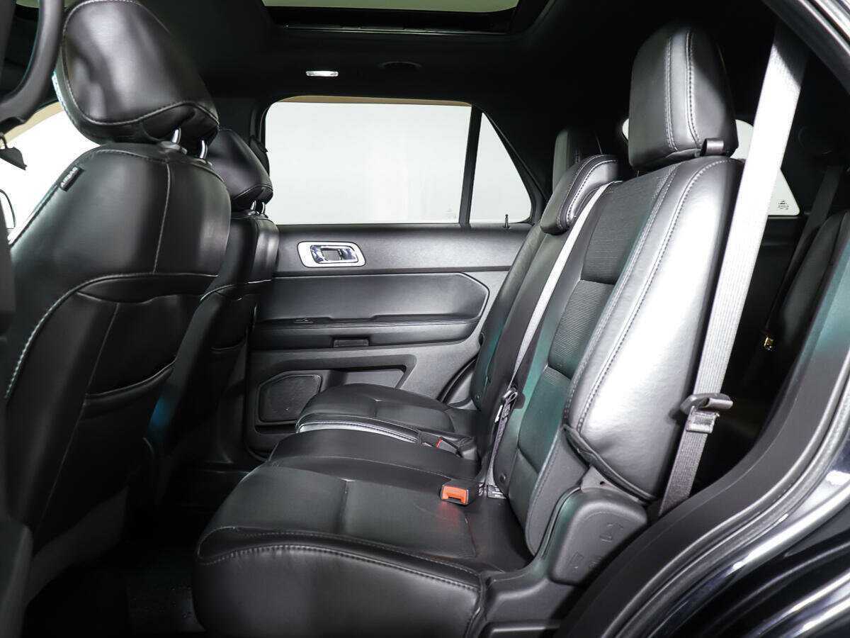 Ford Explorer б/у, 2013, Автоматическая. Фото: #11