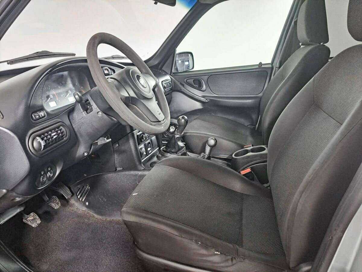 Chevrolet Niva б/у, 2016, Механическая. Фото: #13