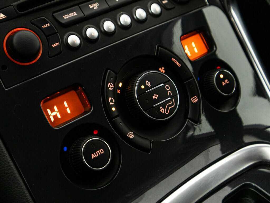 Peugeot 3008 б/у, 2012, Автоматическая. Фото: #14