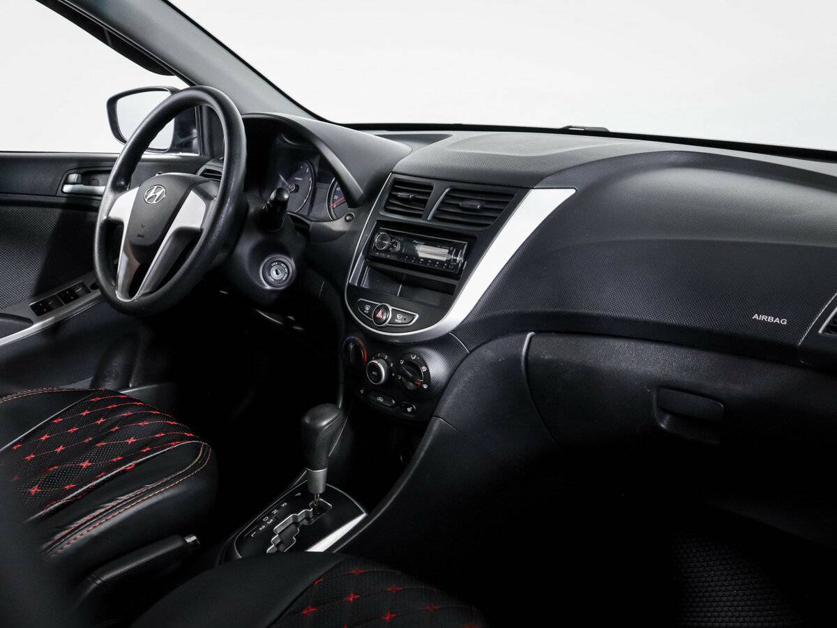 Hyundai Solaris б/у, 2013, Автоматическая. Фото: #6