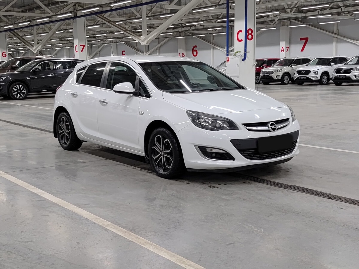 Opel Astra б/у, 2013, Механическая. Фото: #2