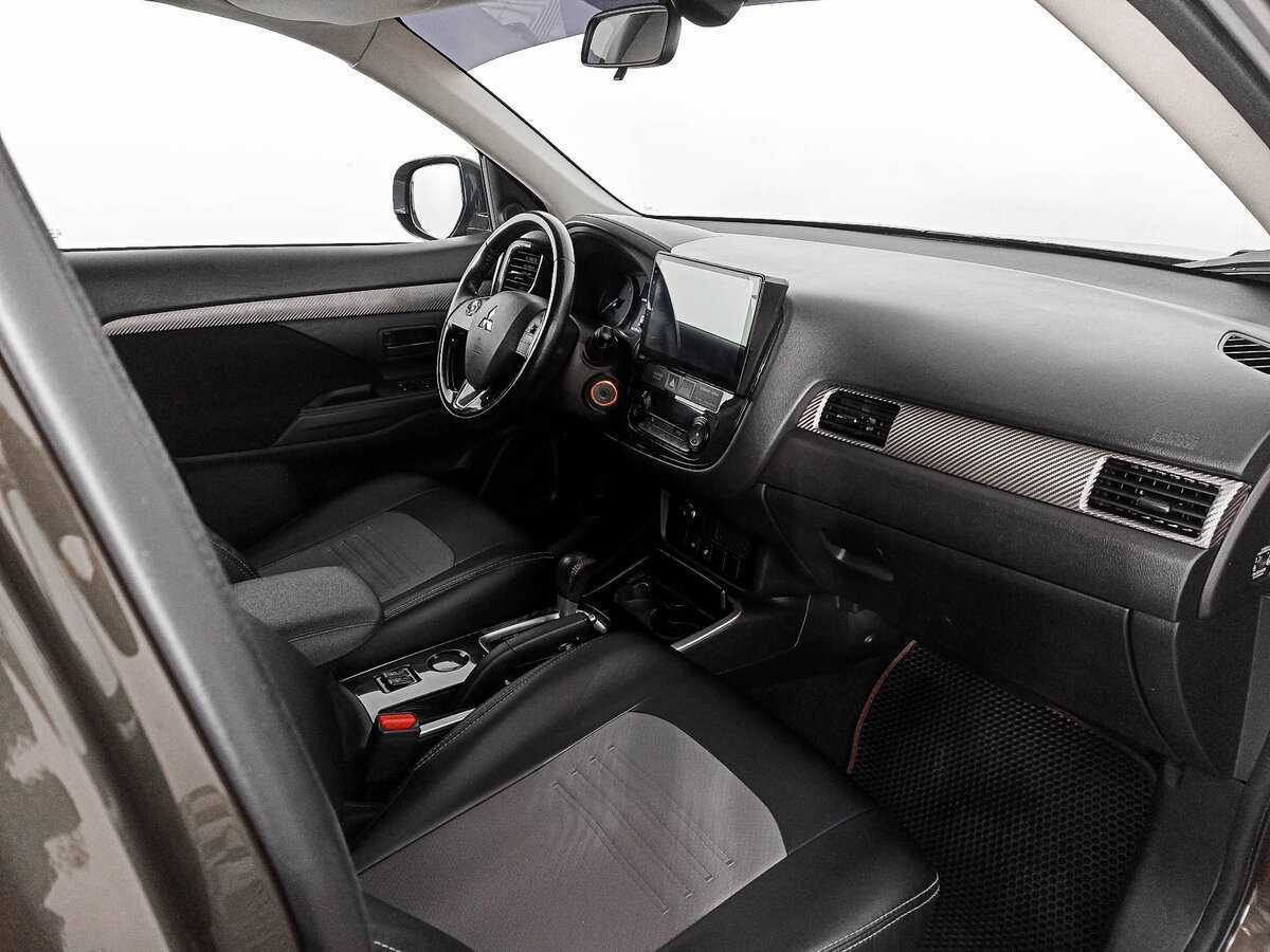 Mitsubishi Outlander б/у, 2018, Вариатор. Фото: #9