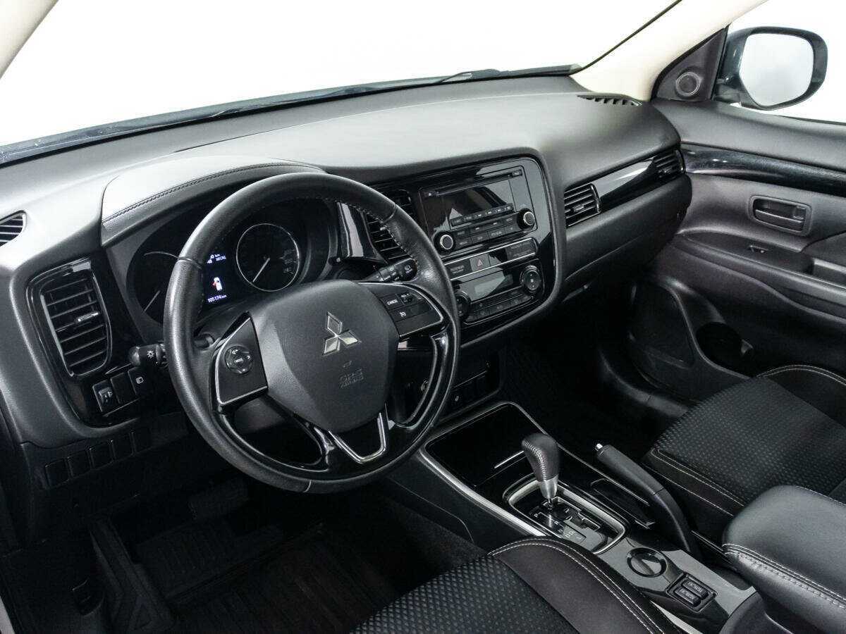 Mitsubishi Outlander б/у, 2020, Вариатор. Фото: #10