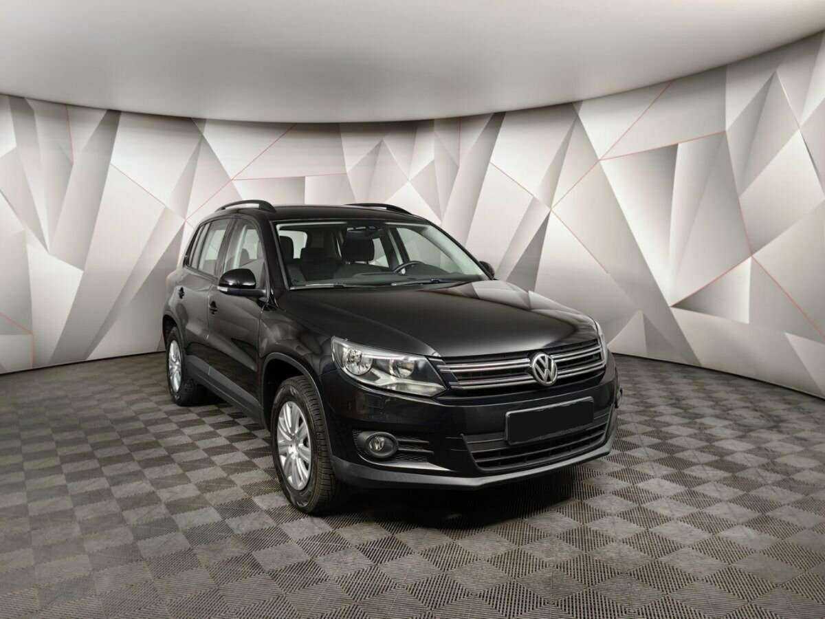 Volkswagen Tiguan б/у, 2013, Роботизированная. Фото: #2
