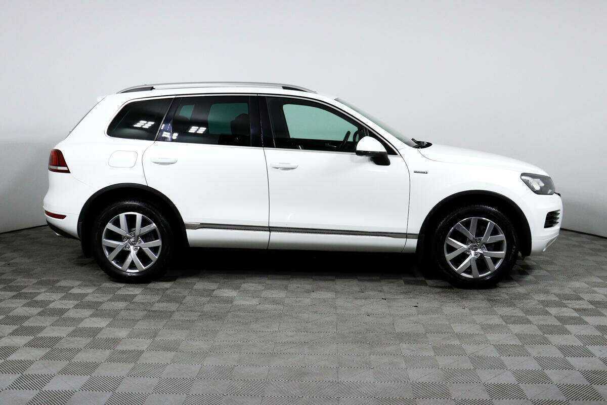 Volkswagen Touareg б/у, 2013, Автоматическая. Фото: #3