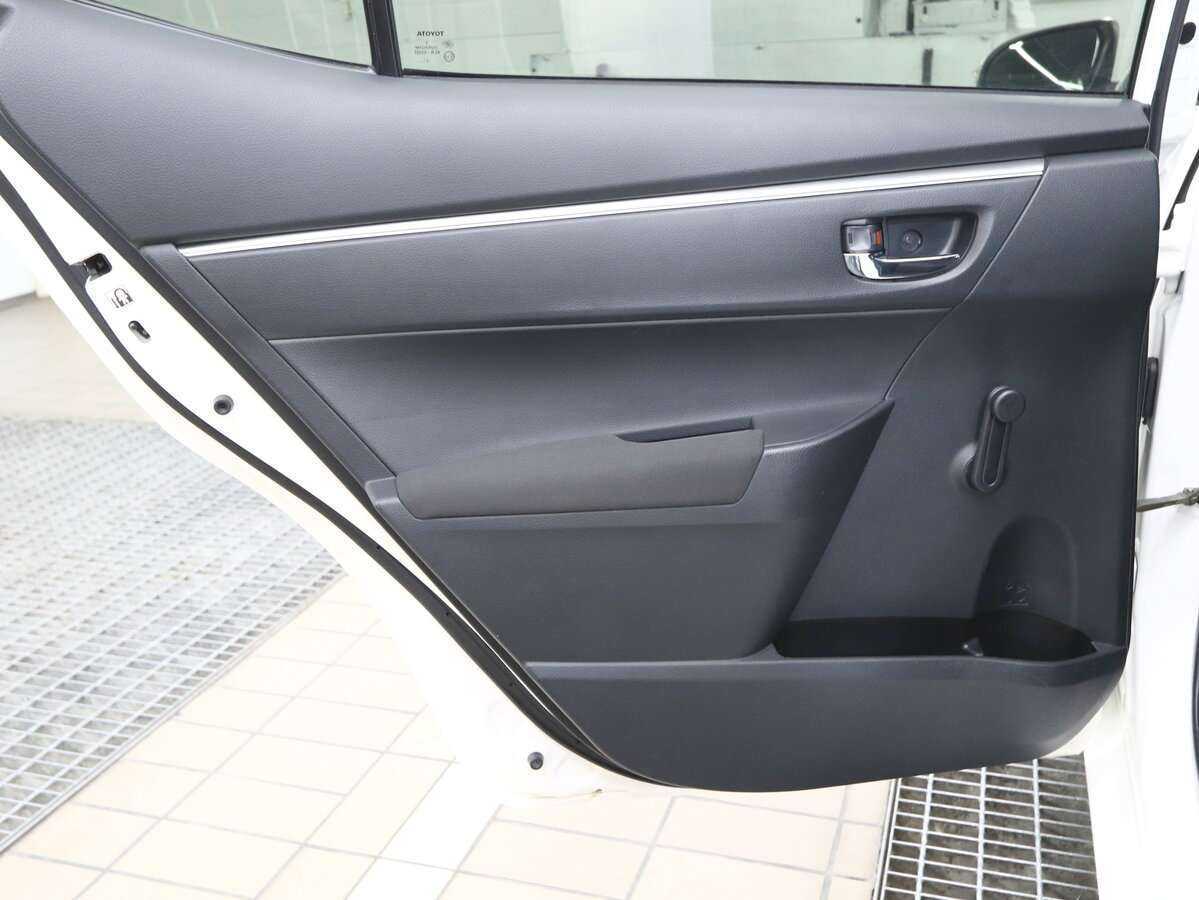 Toyota Corolla б/у, 2014, Механическая. Фото: #8