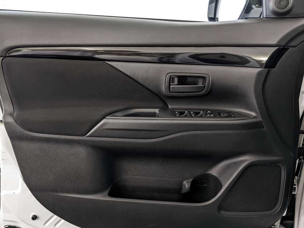 Mitsubishi Outlander б/у, 2019, Вариатор. Фото: #14